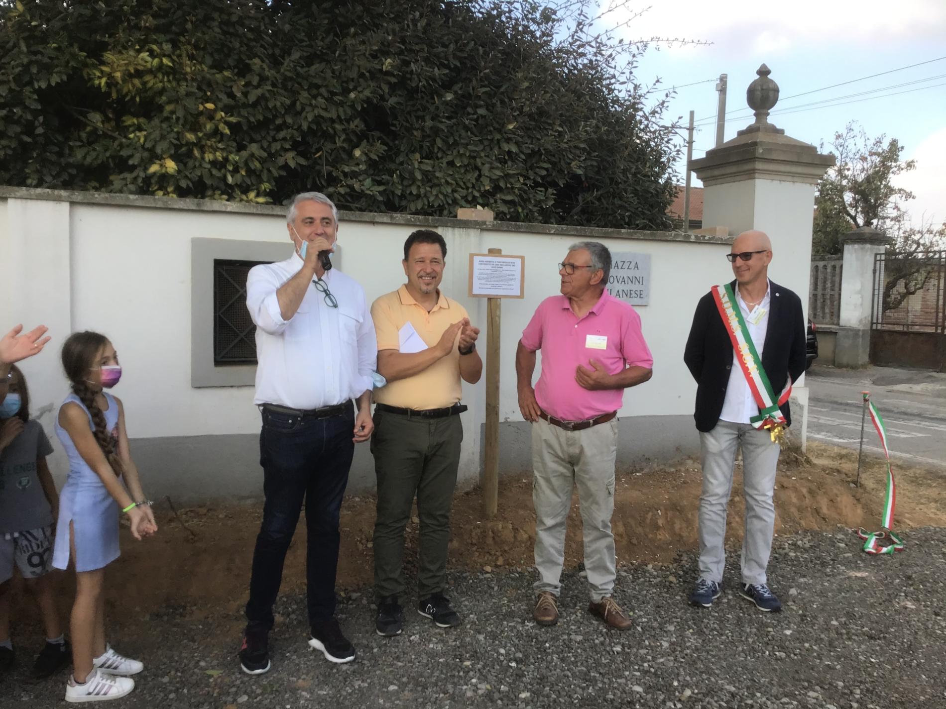 Inaugurata la nuova piazza della Soms, davanti alle scuole