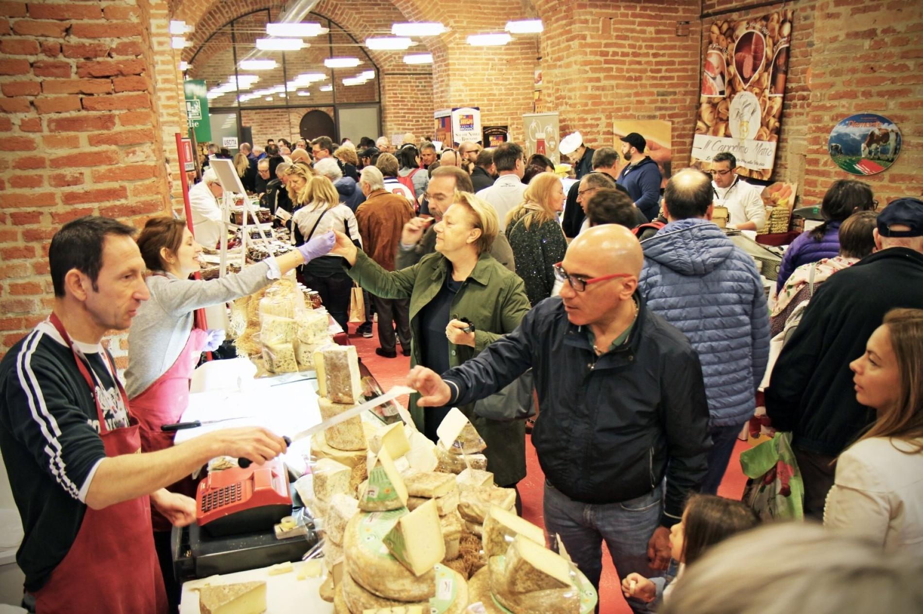 Golosaria: a Cella Monte e Vignale si assaggia il vino Docg