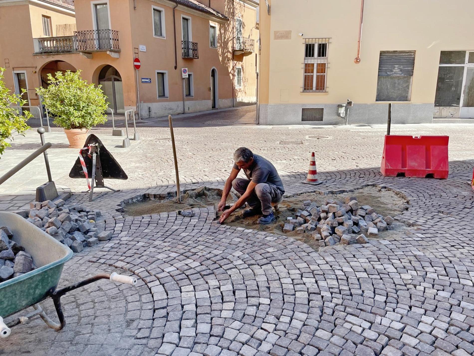 Senso unico invertito in via Saletta. Si cambia anche in via Garibaldi