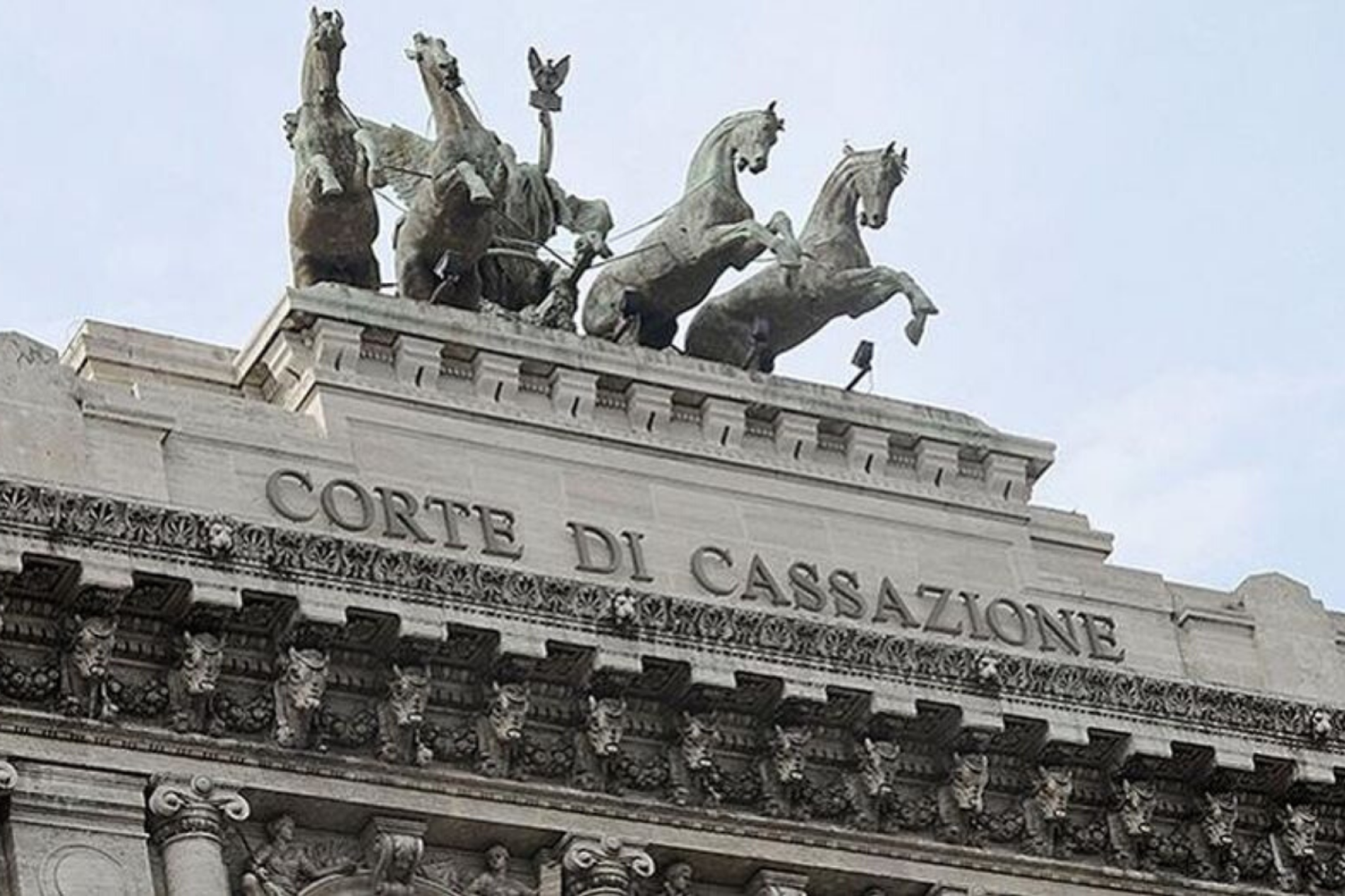 Condannata per l’uccisione del marito. La difesa: “Caso da riaprire”