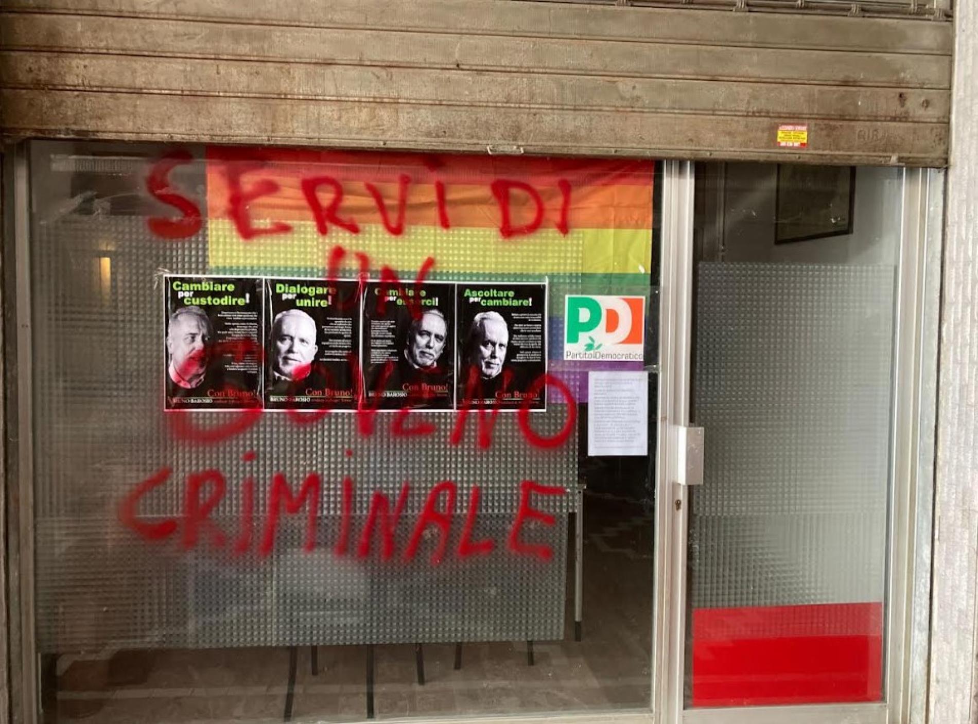 Scritte su vetrine dei comitati, la Roso: “Non ci faremo intimorire”