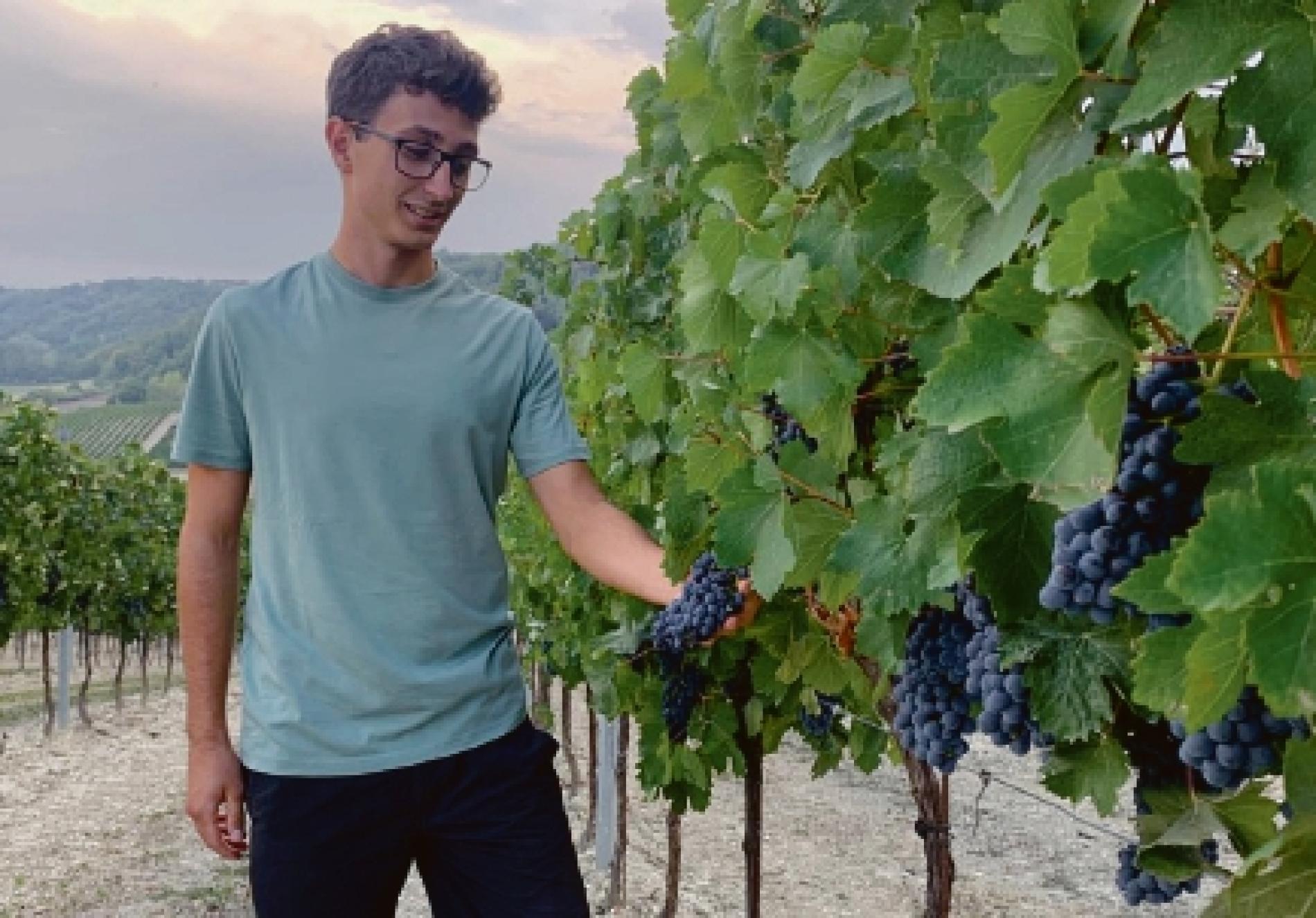 Tenuta Genevrina, la prima bottiglia e il progetto per l’astro-cantina