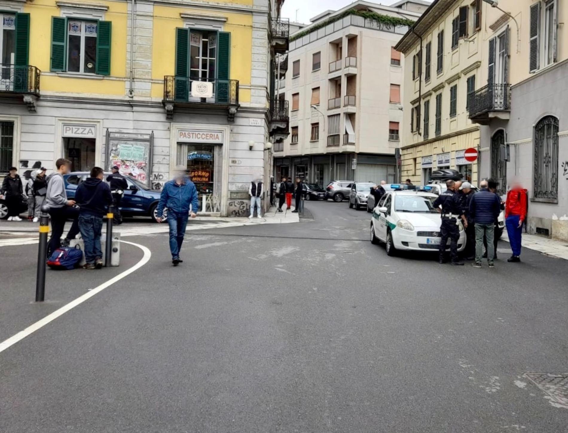 Brutale aggressione a un ragazzino davanti al Saluzzo-Plana