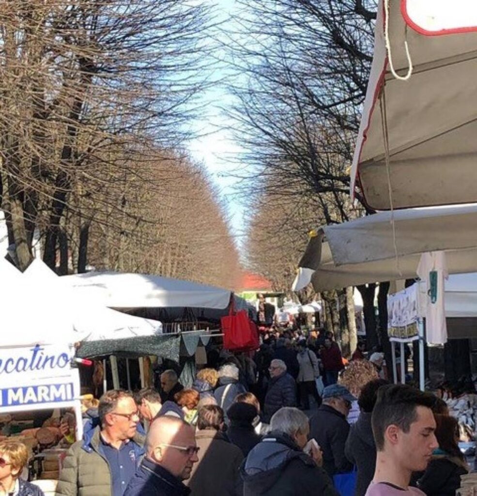 torna il Mercatino di Forte dei Marmi Il Piccolo