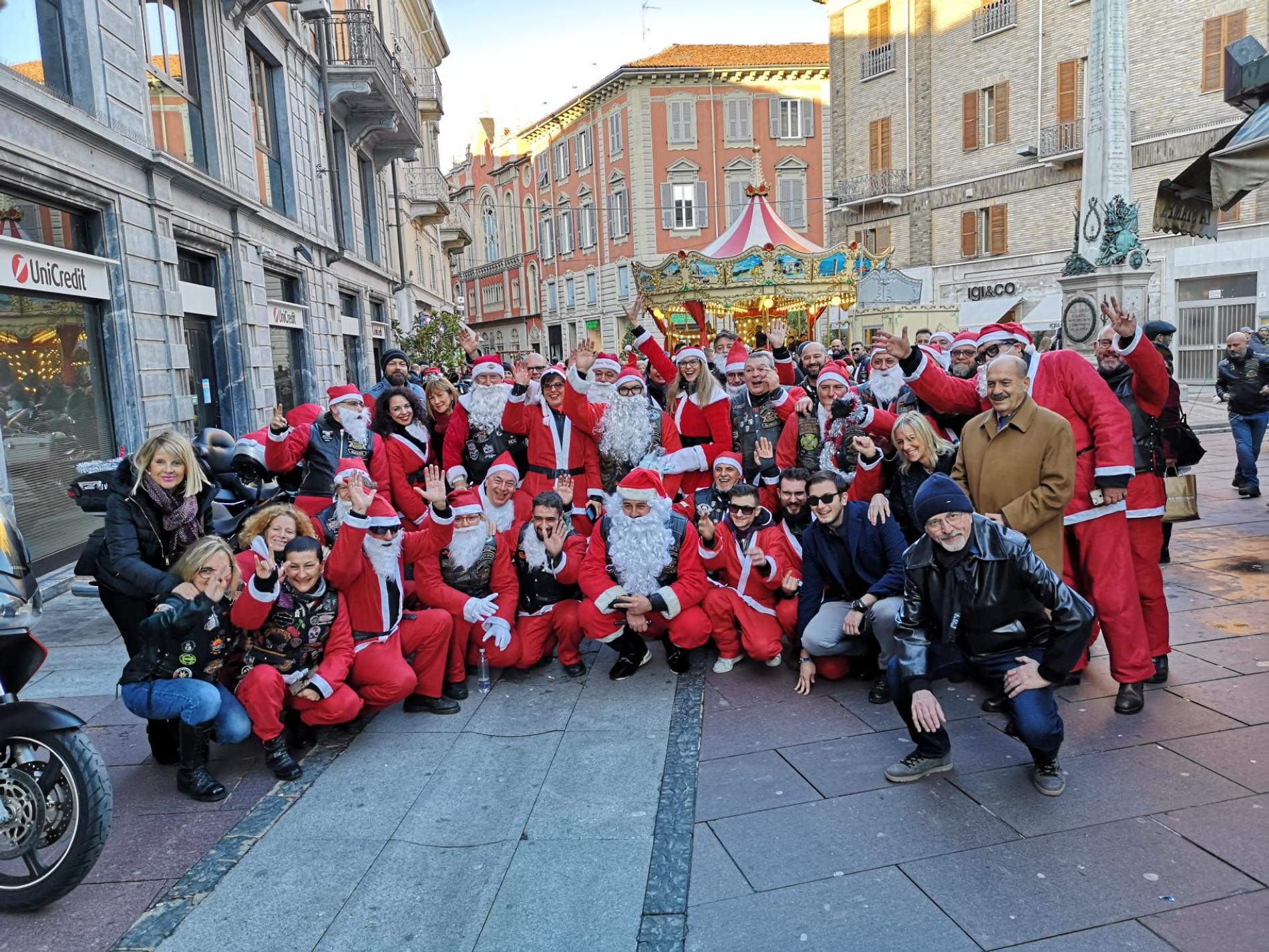 Domenica i Babbo Natale rallegreranno l’Infantile