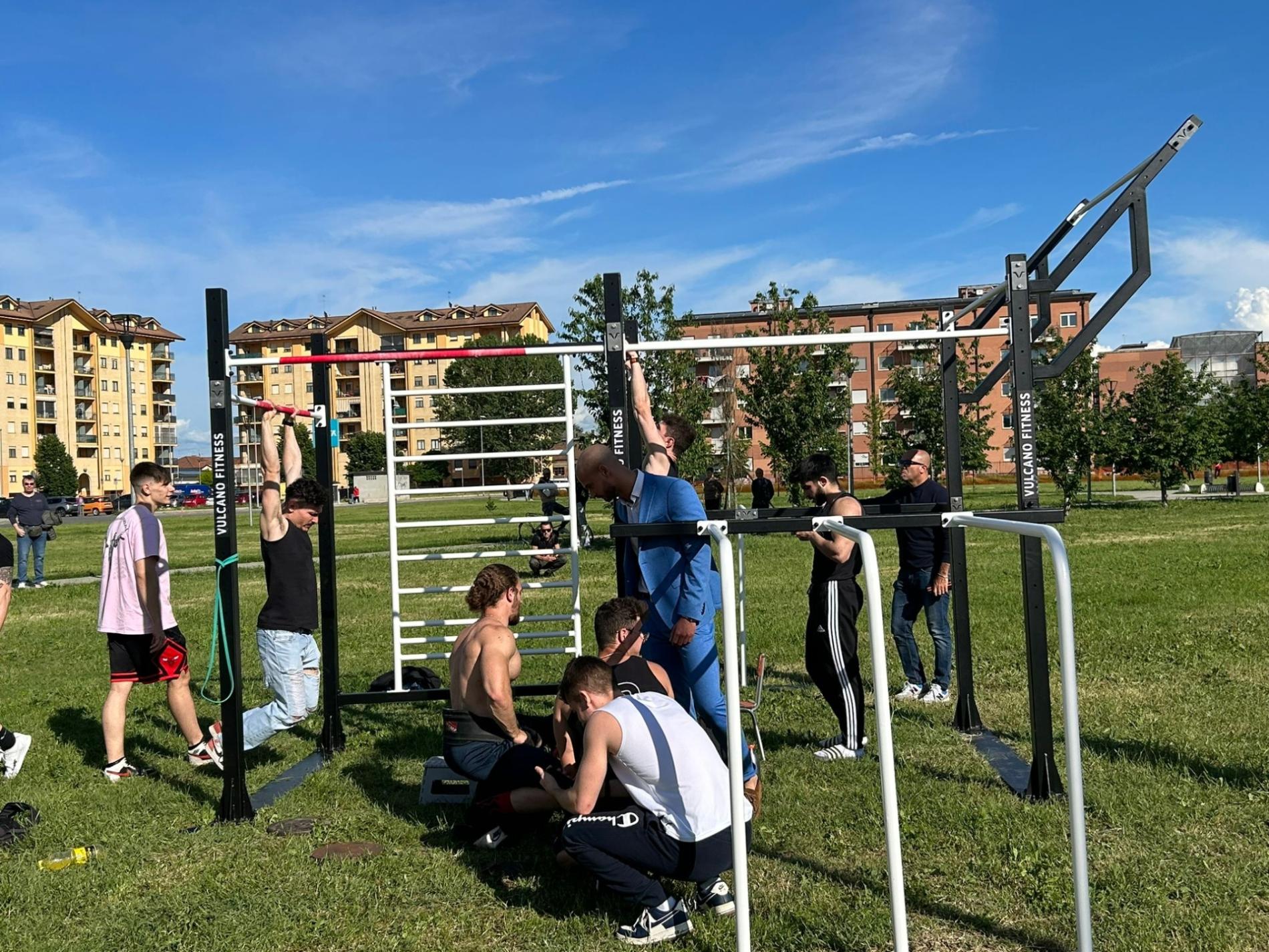 Alessandria, nuovo look per il parco giochi di via Parri