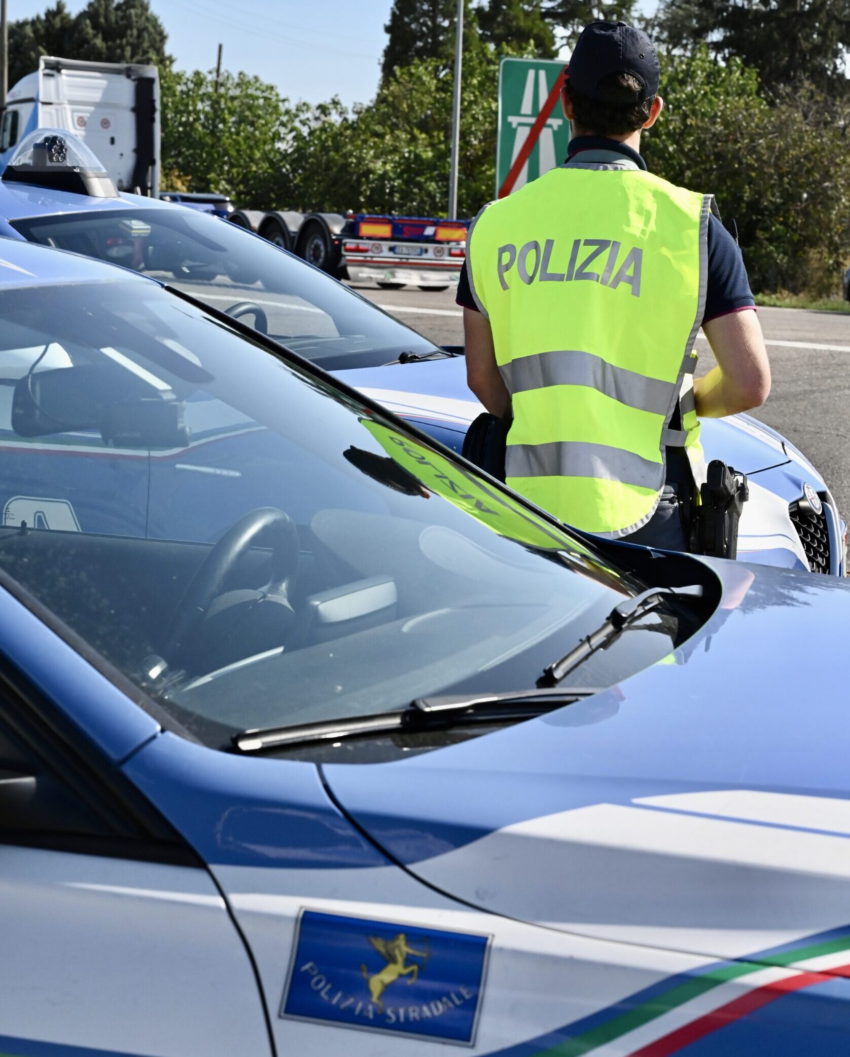 Alessandria, via Pavia: esce dalla strada privata e provoca l’incidente